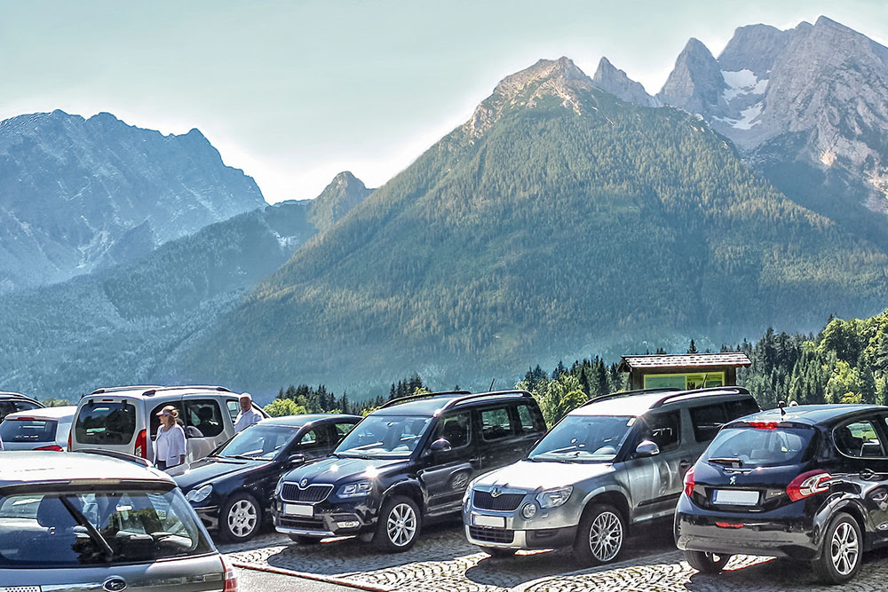 Comparison shot - parking lot at the Taubensee